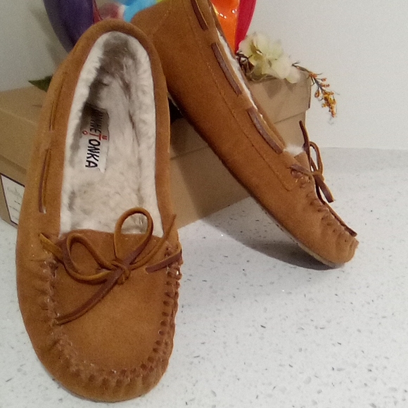 Classic Minnetonka Moccasins With Soles - Picture 11 of 13